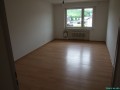 Gegenüber, also neben dem Wohnzimmer das große Schlafzimmer.